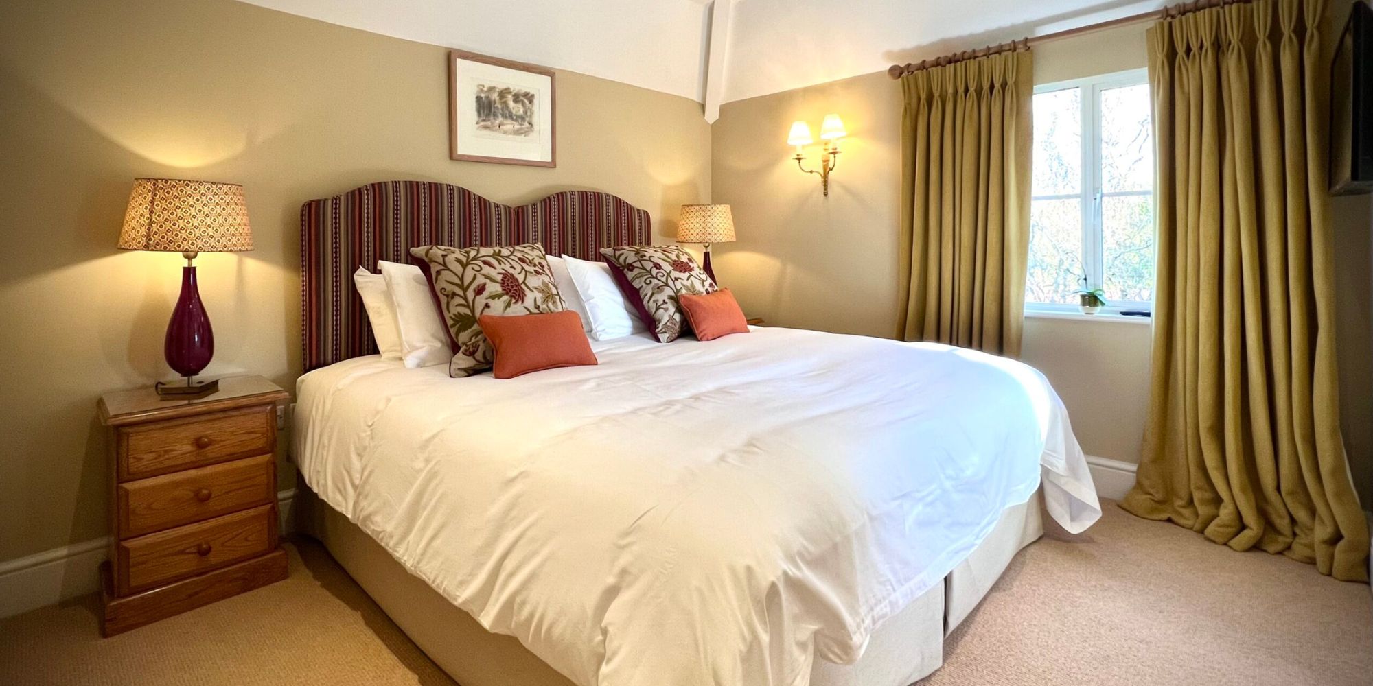 Book a room at The Kings Head, Holmbury St Mary